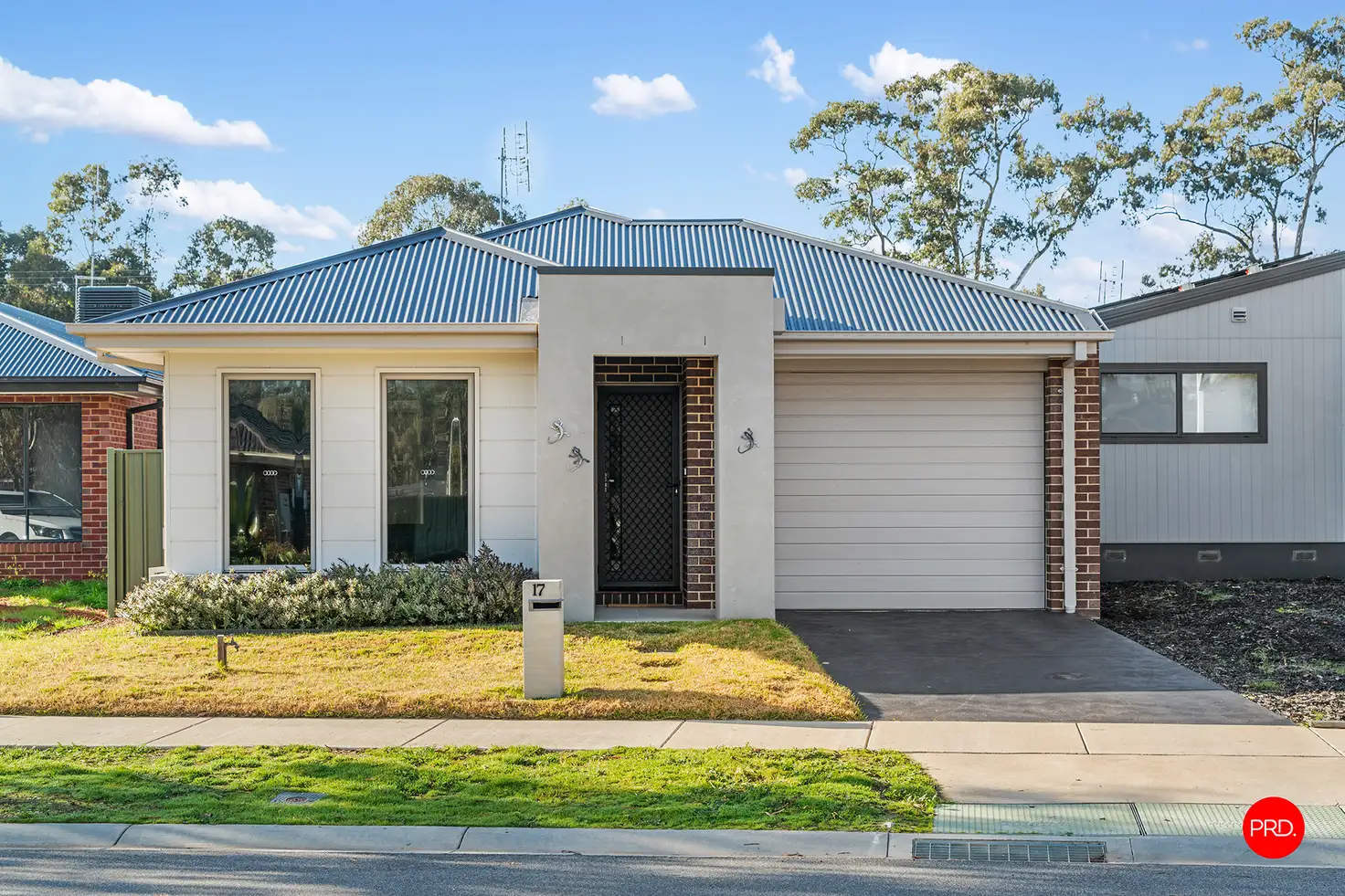 Main view of Homely house listing, 17 Clarcoll Crescent, Kangaroo Flat VIC 3555