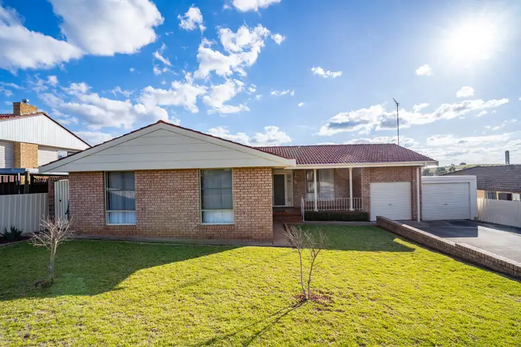 6 Farrer Street, Cowra NSW 2794