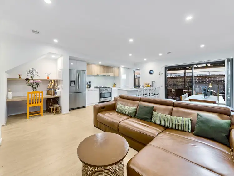 15 Bona Vista Rise, Clyde VIC 3978