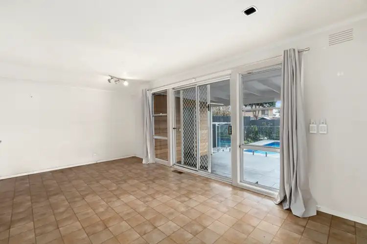 Fifth view of Homely house listing, 1 Wade Court, Cheltenham VIC 3192