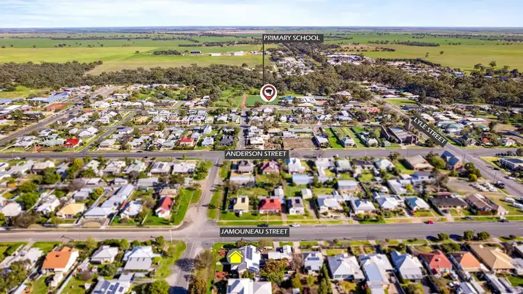 Fifth view of Homely house listing, 2 Milbourne Street, Warracknabeal VIC 3393