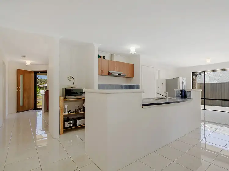 Sixth view of Homely house listing, 4 Milverton Loop, Leda WA 6170