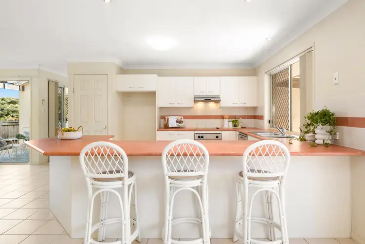 Sixth view of Homely house listing, 2 Alpena Close, Carindale QLD 4152