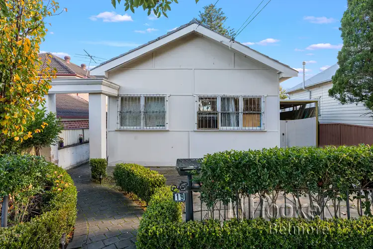 19 Flora Street, Roselands NSW 2196