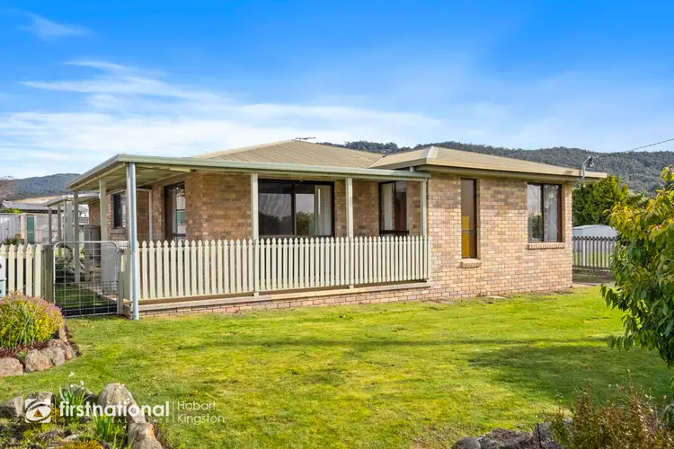 10 Cutana Parade, Snug TAS 7054
