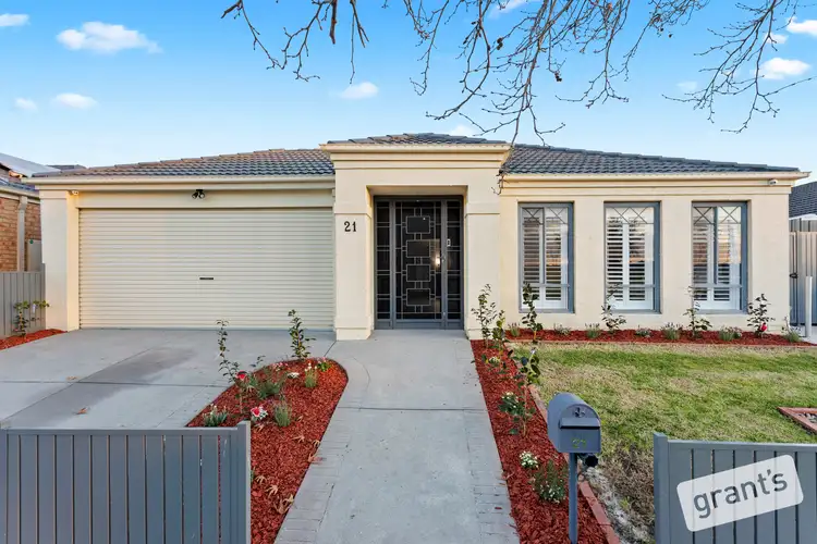 21 St Georges Road, Narre Warren South VIC 3805