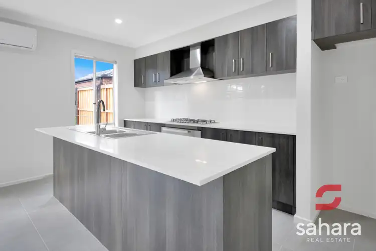 Fifth view of Homely house listing, 7 Petunia Way, Fraser Rise VIC 3336