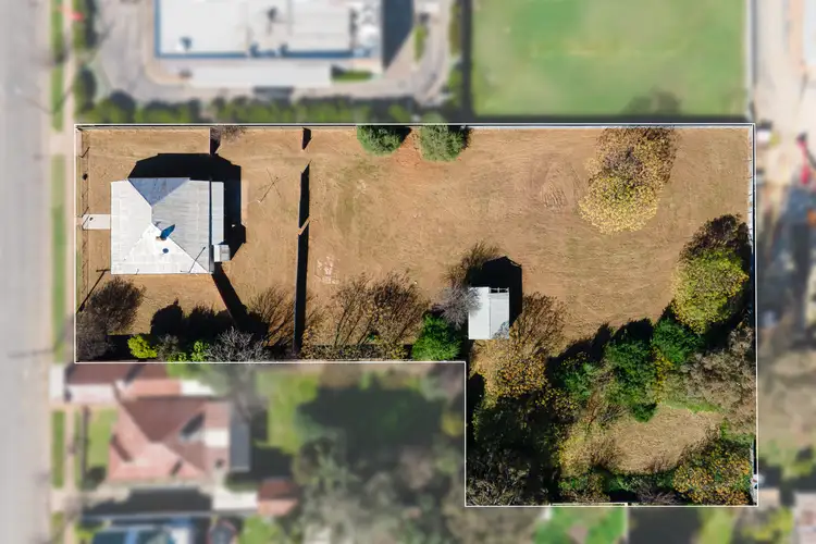 72 Hoskins Street, Temora NSW 2666