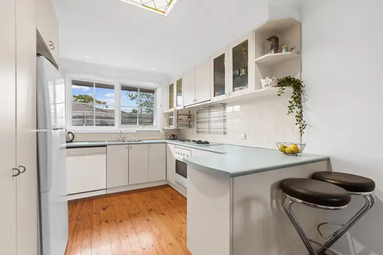 Fifth view of Homely unit listing, 8/374 Warrigal Road, Cheltenham VIC 3192