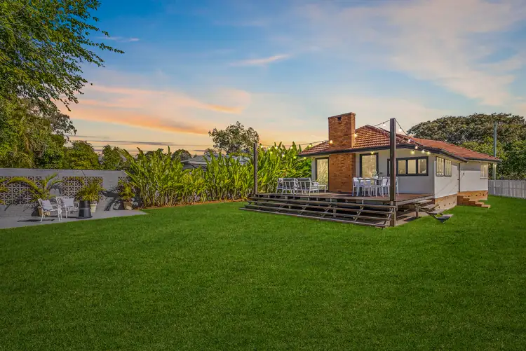 32 William Parade, Fairfield QLD 4103
