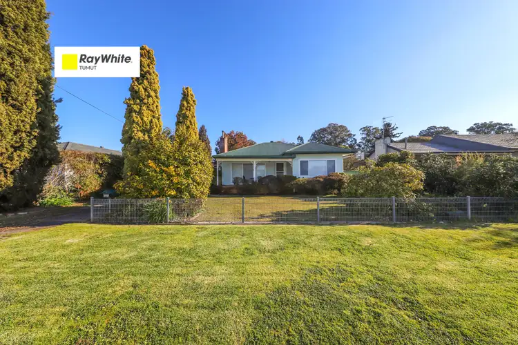 197 Simpson Street, Tumut NSW 2720
