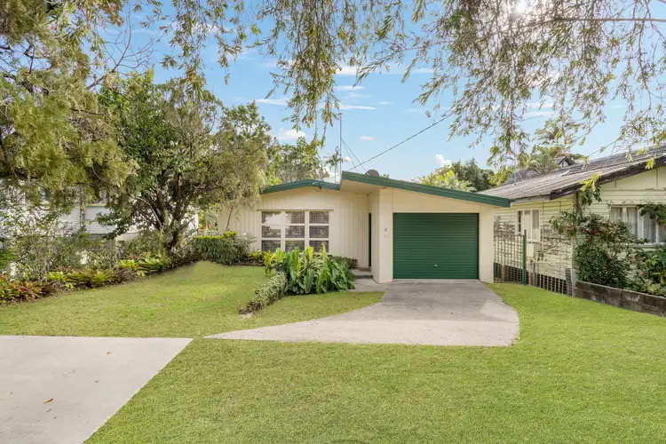 11 Dowling Drive, Southport QLD 4215