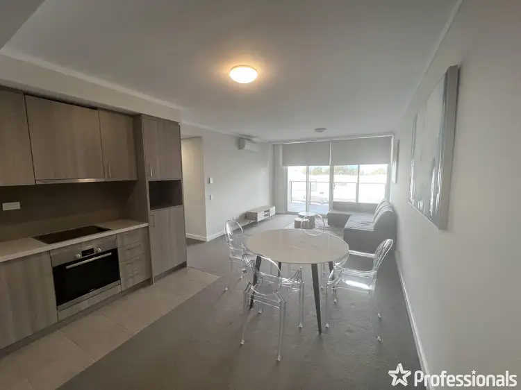 18 Cecil Avenue