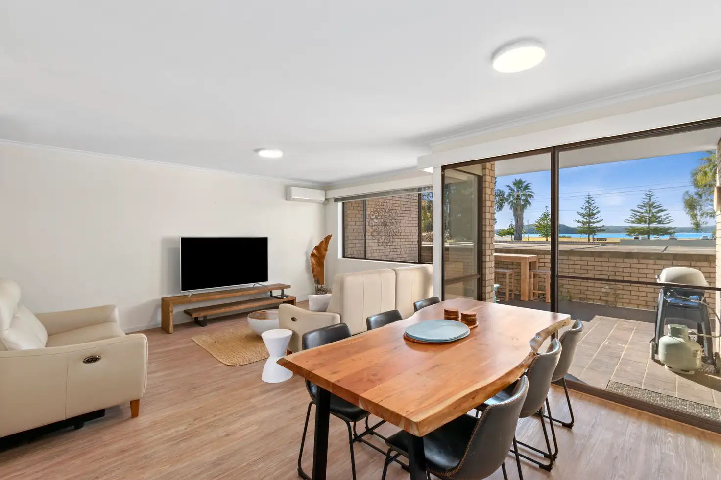 Main view of Homely unit listing, 2/230 Beach Road, Batehaven NSW 2536
