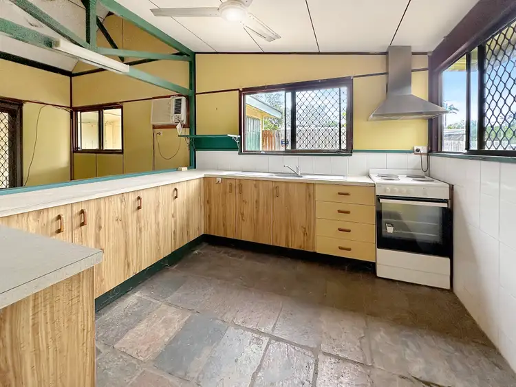 Second view of Homely house listing, 8 Rossato Crescent, Rasmussen QLD 4815
