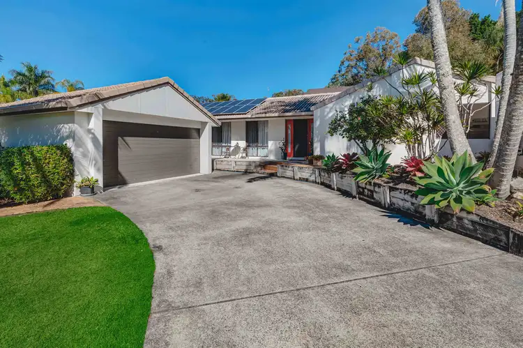 4 Nowra Court, Helensvale QLD 4212
