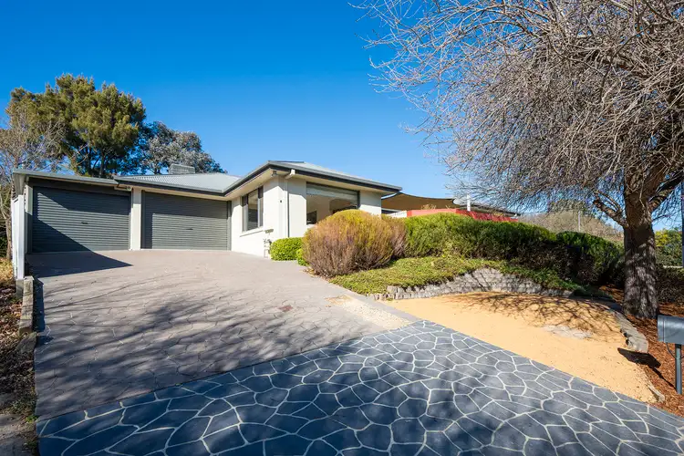 2 Pollock Street, Chifley ACT 2606