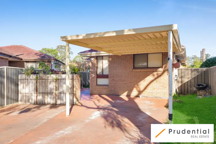 11 Groundsel Avenue, Macquarie Fields NSW 2564