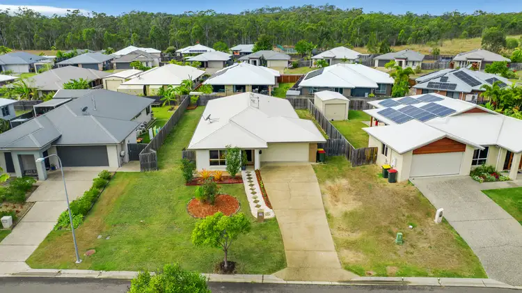 33 Parkway Crescent, Kirkwood QLD 4680