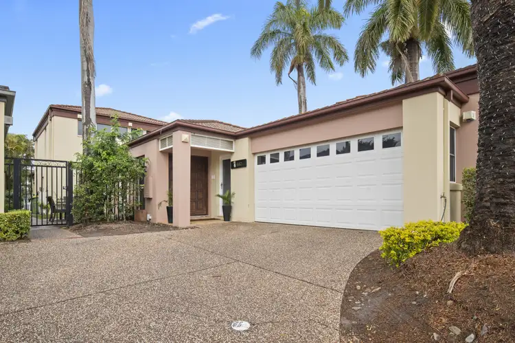 557 Oyster Cove Promenade, Helensvale QLD 4212