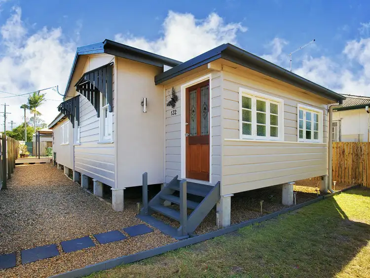 132 Oxley Avenue, Woody Point QLD 4019
