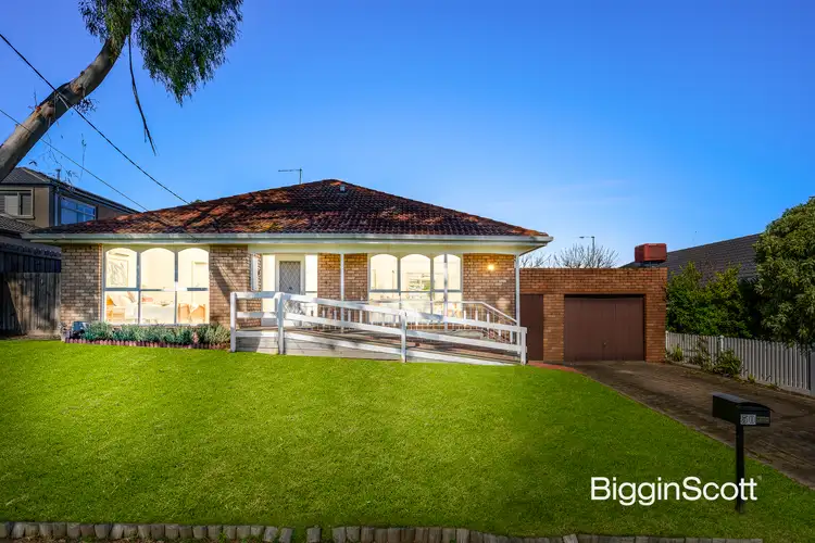 50 Brentwood Drive, Glen Waverley VIC 3150