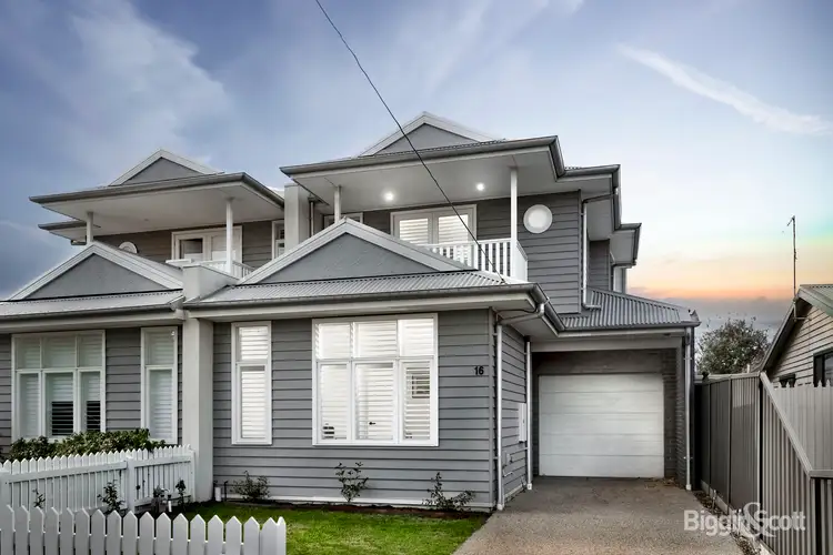 16 Gordon Street, Newport VIC 3015