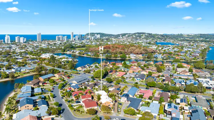 3/4 Peacock Place, Burleigh Waters QLD 4220