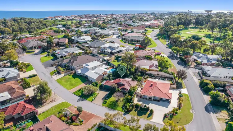 2 Banyon Close, Halls Head WA 6210