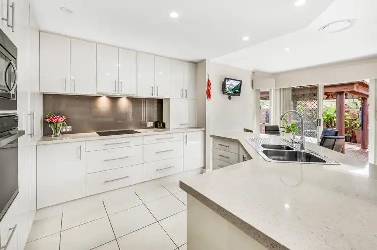 20 Yarraville Street, Robina QLD 4226