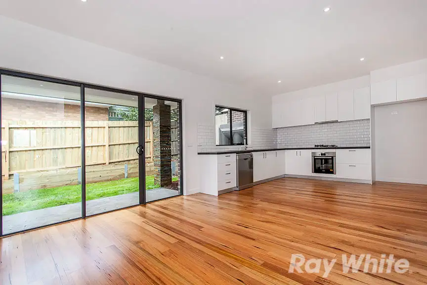 Main view of Homely unit listing, 2/322 Huntingdale Road, Mount Waverley VIC 3149