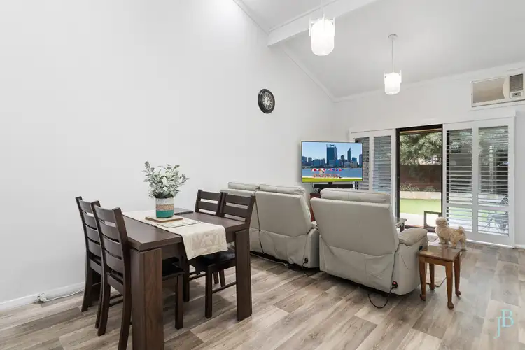 3/6 Mount Henry Road, Como WA 6152