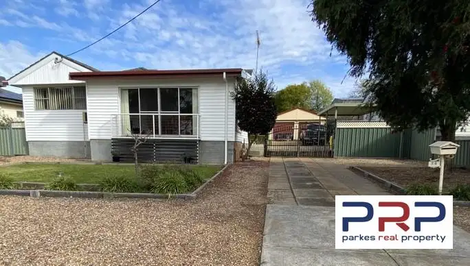 16 Hodges Street, Parkes NSW 2870