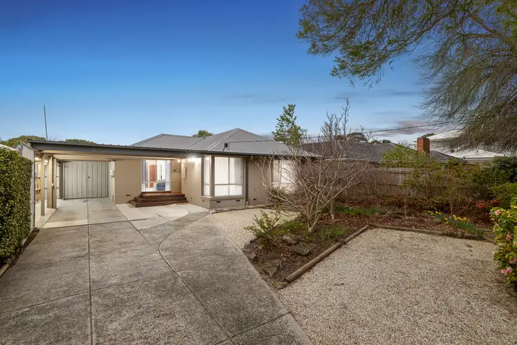 105 Rickards Avenue North, Knoxfield VIC 3180