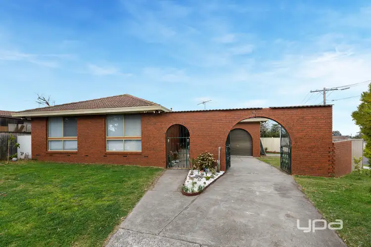 Second view of Homely house listing, 3 Somerton Crescent, St Albans VIC 3021