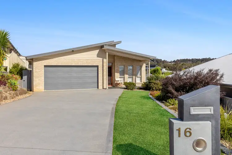 16 Mawson Place, Sunshine Bay NSW 2536