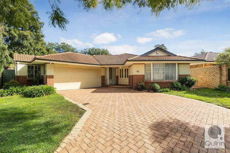 42 Waratah Boulevard