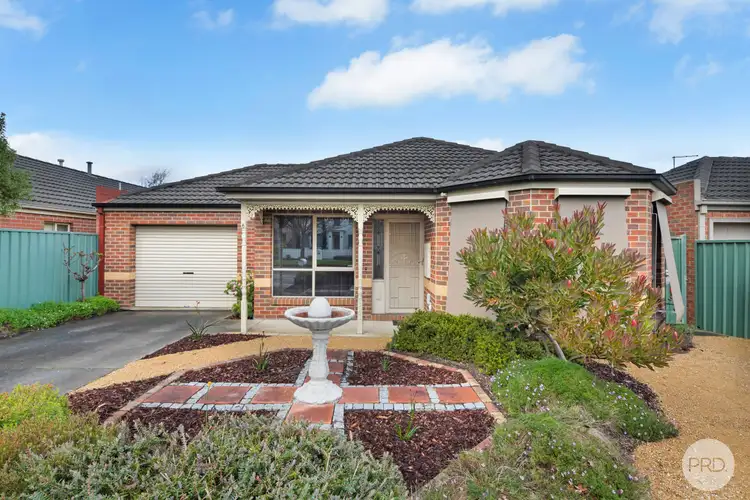 6 Taunton Place, Lake Gardens VIC 3355