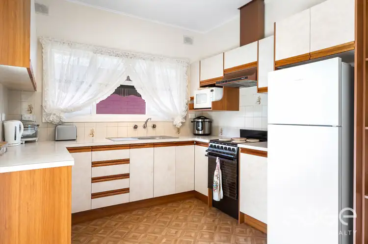 Fifth view of Homely house listing, 10 Marena Drive, Brahma Lodge SA 5109