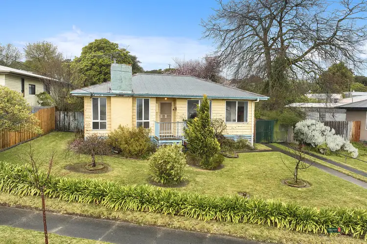 11 Windsor Avenue, Moe VIC 3825