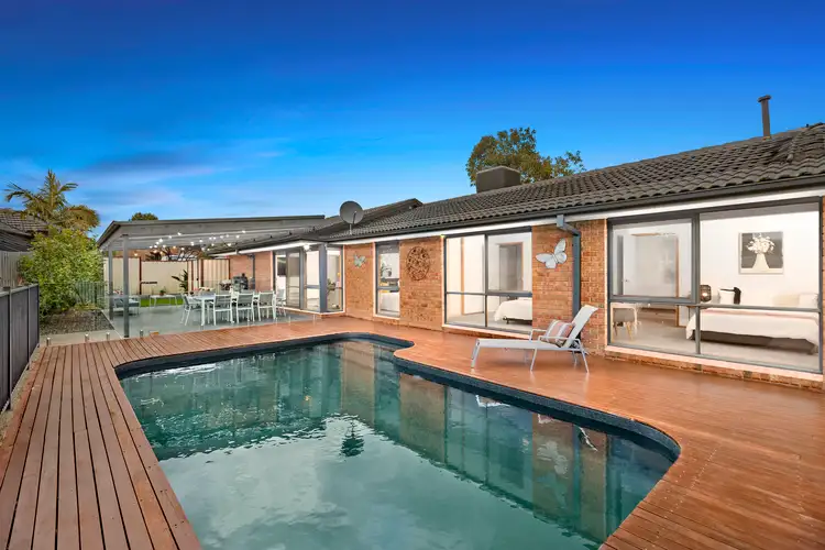 18 Vista Crescent, Rowville VIC 3178