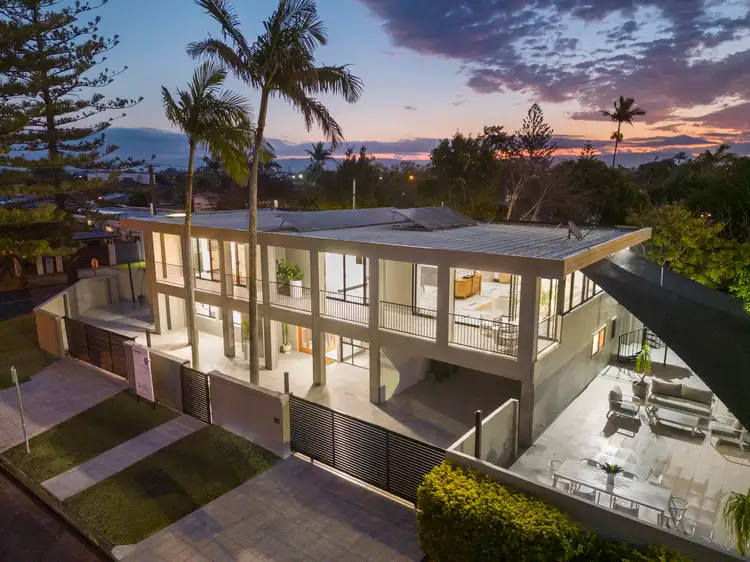 6 Upton Street, Sorrento QLD 4217
