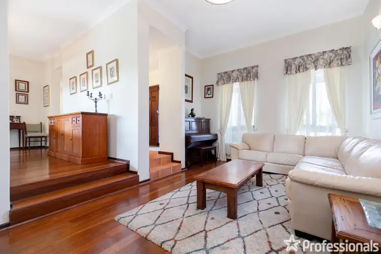 8 Hilltop Rise, Willetton WA 6155