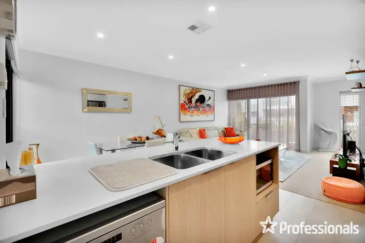 Sixth view of Homely townhouse listing, 6 Catseye Walk, Treeby WA 6164