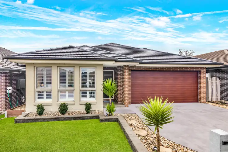 8 Crick Place, Oran Park NSW 2570