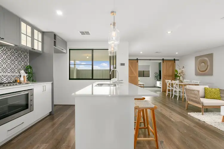 17 Dasilva Place, Coogee WA 6166