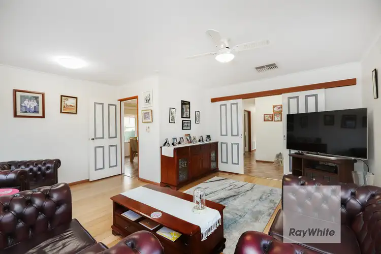 Fifth view of Homely house listing, 14 Castleton Court, Gladstone Park VIC 3043