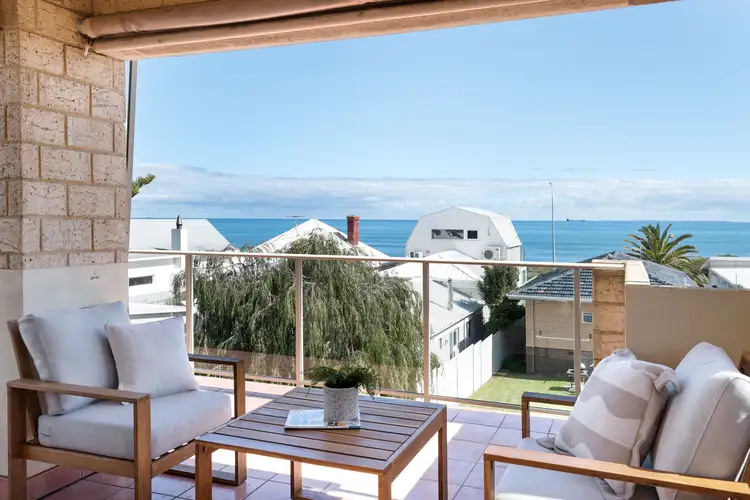 17 Curtin Avenue, Cottesloe WA 6011