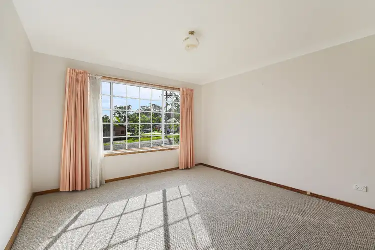 Fourth view of Homely villa listing, 1/56 Patrick Crescent, Saratoga NSW 2251