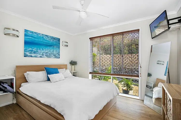 Sixth view of Homely house listing, 4 Jancoon Court, Carrara QLD 4211
